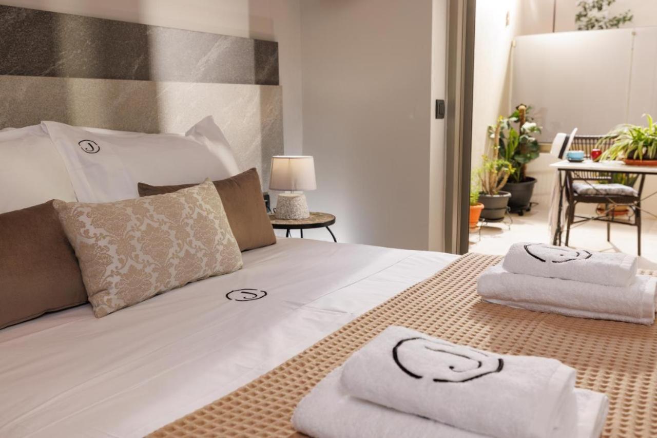 Jolly Suites 이라클리온 외부 사진